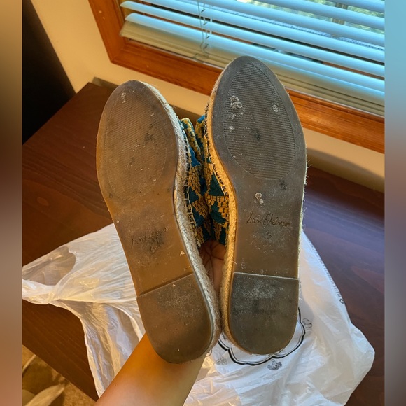 Sam Edelman Blue and Yellow Tribal Slides US6 - Picture 6 of 7